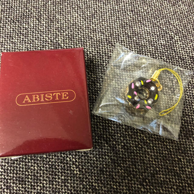 ABISTE(アビステ)のABISTE ミスドコラボ ドーナツ型チャーム(チョコ)☆未開封 レディースのアクセサリー(チャーム)の商品写真