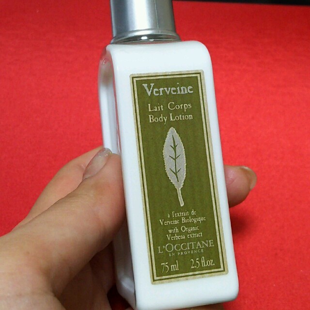 L'OCCITANE(ロクシタン)のロクシタン ヴァーベナ ボディローション コスメ/美容のボディケア(ボディローション/ミルク)の商品写真