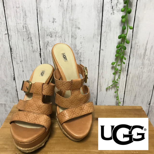 UGG(アグ)のugg アグ　サンダル　未使用　ヒール　ロゴ　藁 レディースの靴/シューズ(サンダル)の商品写真