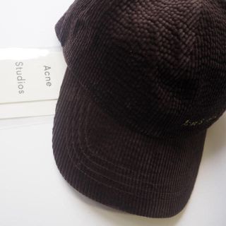 アクネ(ACNE)のACNE STUDIOS カーリー ロゴ コーデュロイキャップ 帽子　新品未使用(キャップ)