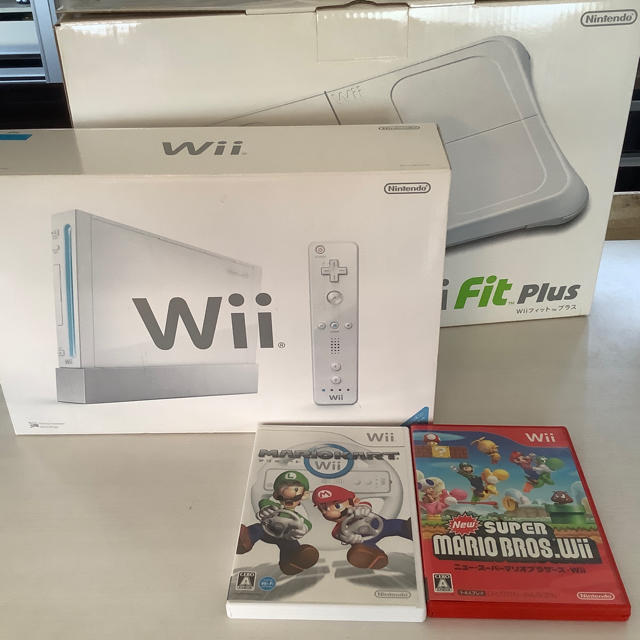 マリオカートWii RVL-S-WD 本体、Wii Fit Plus、ソフト3本
