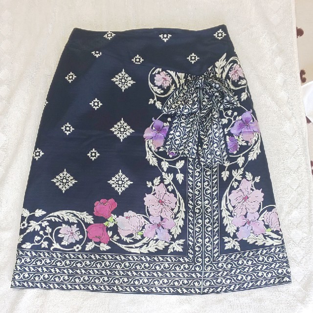 SunaUna(スーナウーナ)のSunaUna 花柄スカート レディースのスカート(ひざ丈スカート)の商品写真