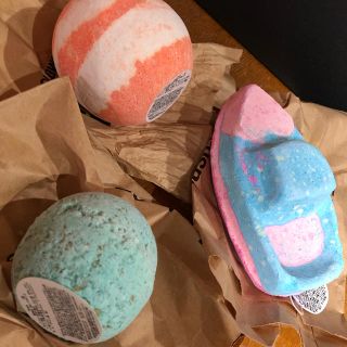 ラッシュ(LUSH)のLUSH☆バスボム☆3個セット☆新品未使用(入浴剤/バスソルト)