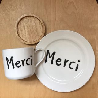 ママイクコ(MAMAIKUKO)のmerci ⋆¨̮⑅マグ&プレートset (新品未使用)(食器)