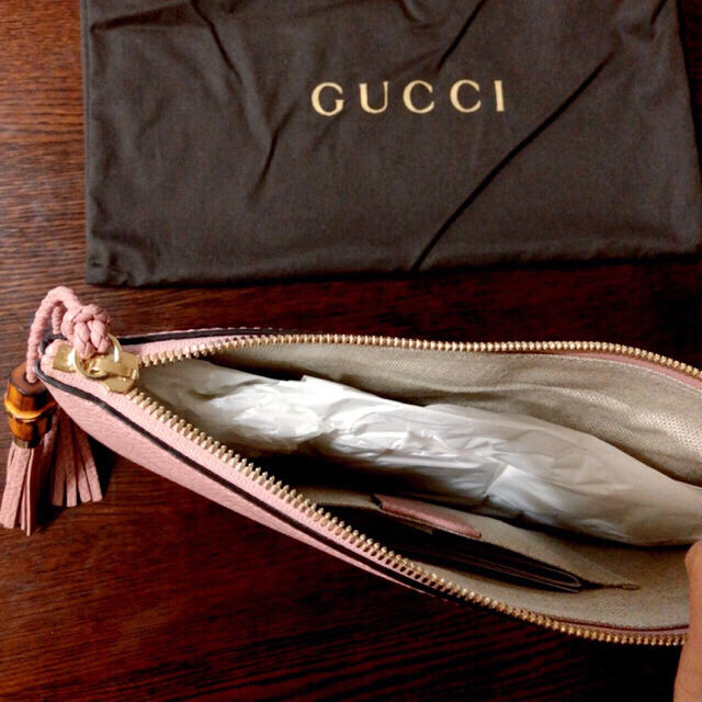 Gucci(グッチ)の新品✨グッチ⭐︎クラッチバッグ / ポーチ　一時値下げ レディースのバッグ(クラッチバッグ)の商品写真