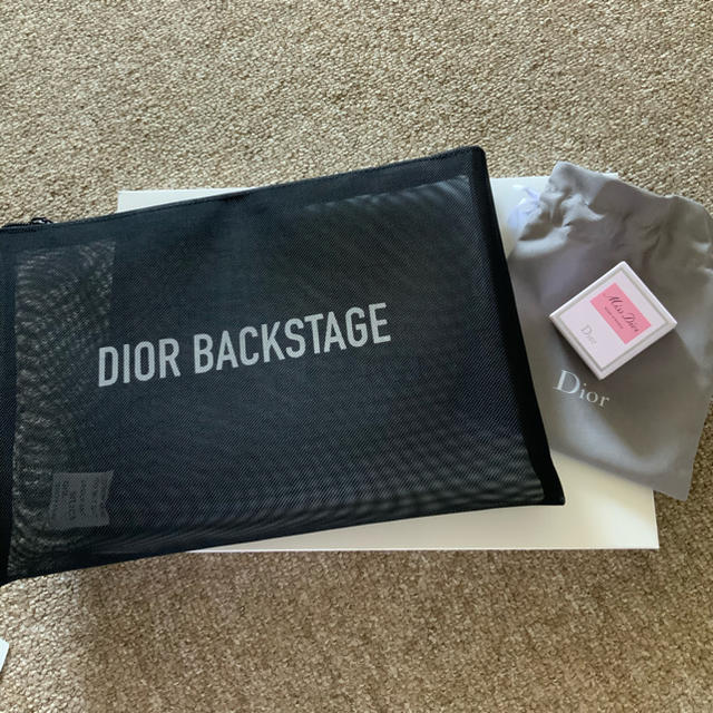 Christian Dior(クリスチャンディオール)のdior ポーチ＆香水2点セット　新品 コスメ/美容の香水(香水(女性用))の商品写真