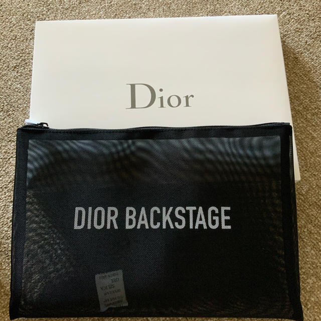 Christian Dior(クリスチャンディオール)のdior ポーチ＆香水2点セット　新品 コスメ/美容の香水(香水(女性用))の商品写真