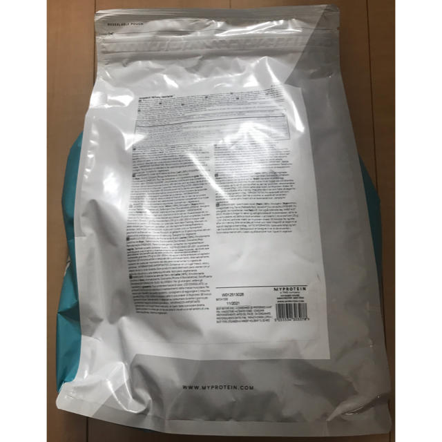 MYPROTEIN(マイプロテイン)のマイプロテイン  isolate アイソレート　ストロベリークリーム　2.5kg 食品/飲料/酒の健康食品(プロテイン)の商品写真