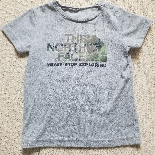 THE NORTH FACE(ザノースフェイス)の⭐値下げ⭐THE NORTH FACE　子供用Tシャツ キッズ/ベビー/マタニティのキッズ服男の子用(90cm~)(Tシャツ/カットソー)の商品写真