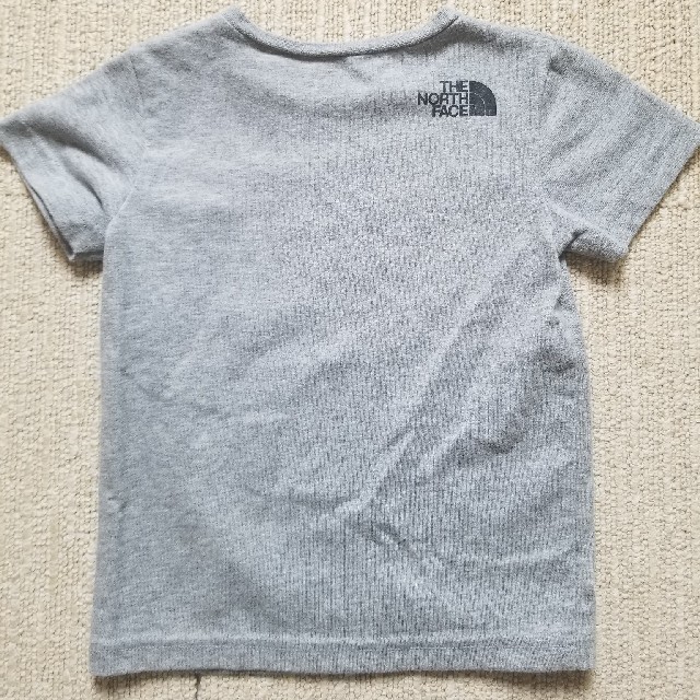 THE NORTH FACE(ザノースフェイス)の⭐値下げ⭐THE NORTH FACE　子供用Tシャツ キッズ/ベビー/マタニティのキッズ服男の子用(90cm~)(Tシャツ/カットソー)の商品写真