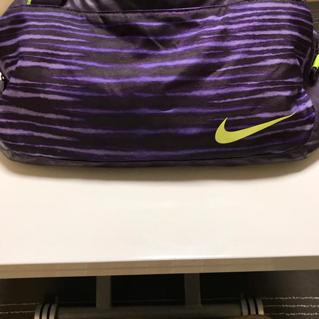 NIKE(ナイキ)のナイキのスポーツバッグ メンズのバッグ(ボストンバッグ)の商品写真