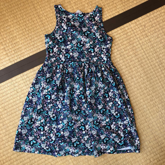 H&M(エイチアンドエム)の140センチ　h&mワンピース キッズ/ベビー/マタニティのキッズ服女の子用(90cm~)(ワンピース)の商品写真