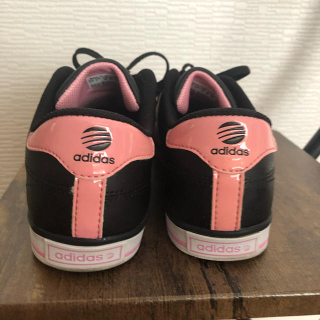adidas(アディダス)のadidas 靴 ピンク シューズ スニーカー レディースの靴/シューズ(スニーカー)の商品写真