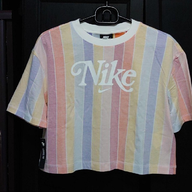 NIKE(ナイキ)の1点のみ【Lサイズ】NIKE ナイキ Tシャツ ショートスリーブ トップ レディースのトップス(Tシャツ(半袖/袖なし))の商品写真