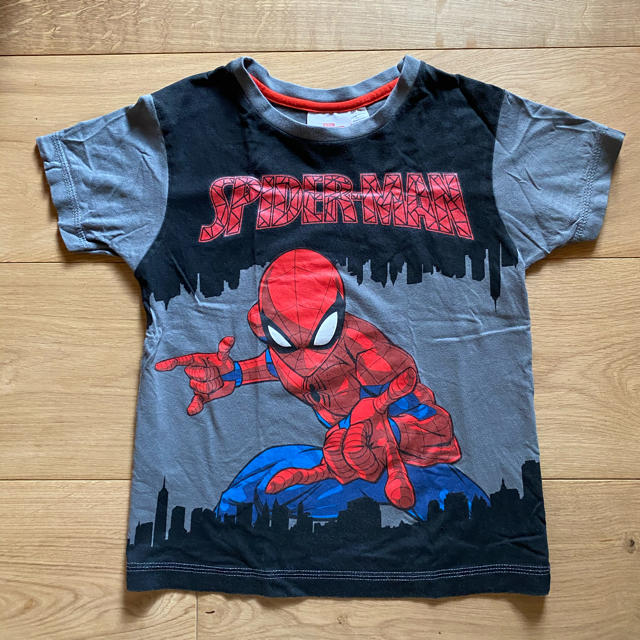 MARVEL(マーベル)のMARVEL マーベル　スパイダーマンTシャツ　6歳　120 キッズ/ベビー/マタニティのキッズ服男の子用(90cm~)(Tシャツ/カットソー)の商品写真