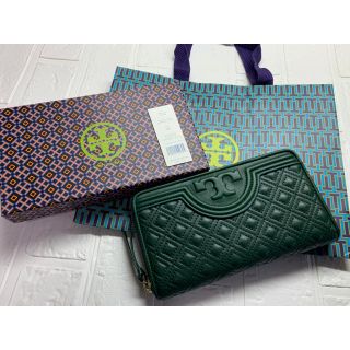 トリーバーチ(Tory Burch)の【新品】ショッパー付　TORY BURCH 長財布　キルティング グリーン　(財布)