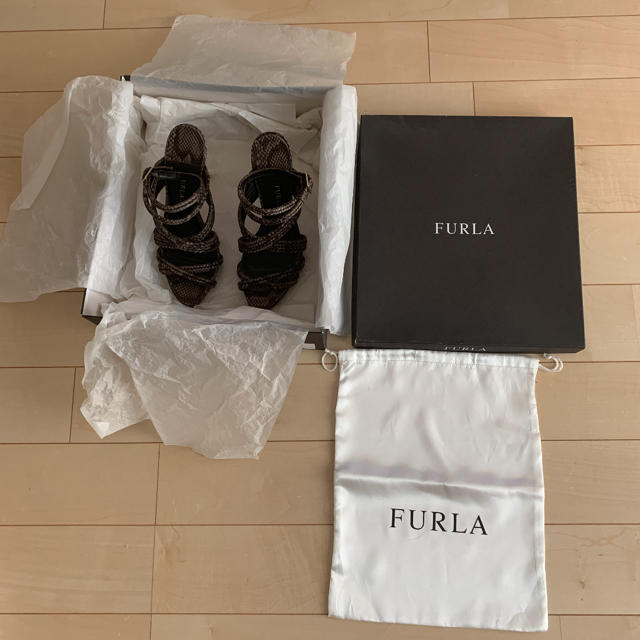 Furla(フルラ)のFURLAパイソン柄サンダル レディースの靴/シューズ(サンダル)の商品写真