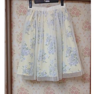 ジルバイジルスチュアート(JILL by JILLSTUART)のジルバイジルスチュアート チュール被せフローラルスカート(ひざ丈スカート)