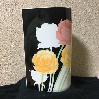 ミカサ(MIKASA)の【レア】【美品】花瓶　Mikasa Bone China 陶器 ※即購入OK(花瓶)