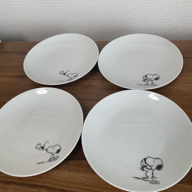 Snoopy ローソン限定スヌーピー 皿の通販 By Rick S Shop スヌーピーならラクマ
