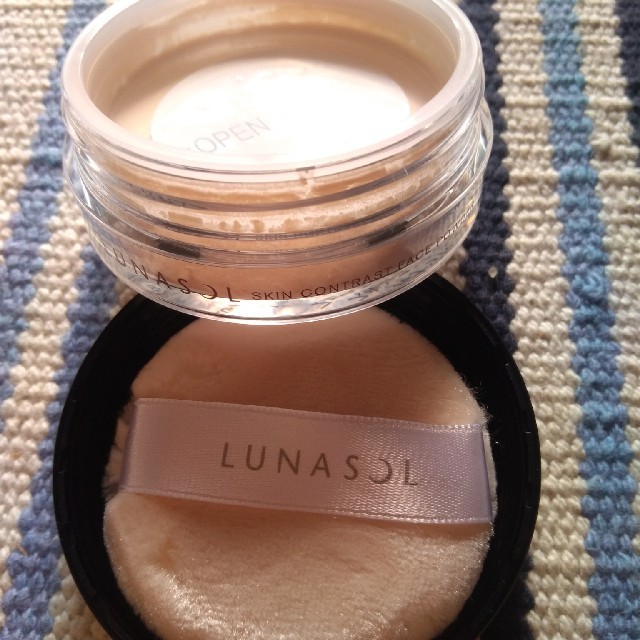 LUNASOL(ルナソル)のルナソル　フェース　パウダー コスメ/美容のベースメイク/化粧品(フェイスパウダー)の商品写真