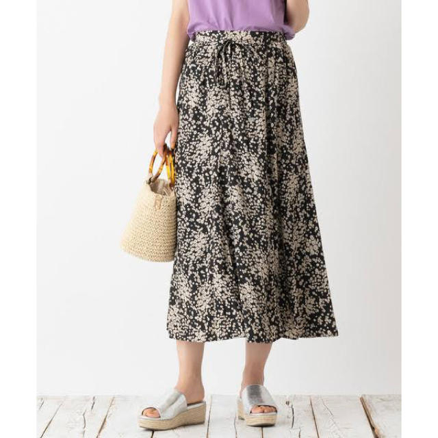 Discoat(ディスコート)の花柄ロングスカート レディースのスカート(ロングスカート)の商品写真
