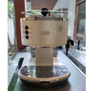 デロンギ(DeLonghi)のデロンギ　アイコナ　エスプレッソマシン E310W(エスプレッソマシン)