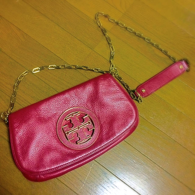 Tory Burch(トリーバーチ)のトリーバーチ 赤チェーンバッグ sale レディースのバッグ(クラッチバッグ)の商品写真