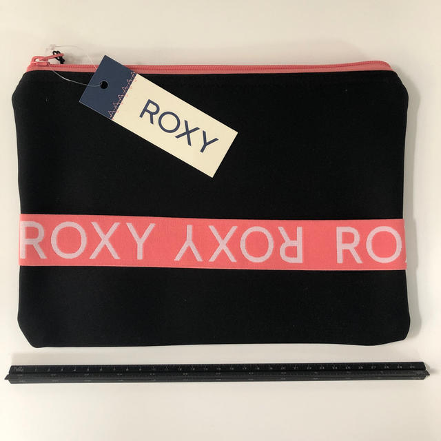 Roxy(ロキシー)の新品未使用品 ROXY 29cm×21cm ポーチ レディースのファッション小物(ポーチ)の商品写真