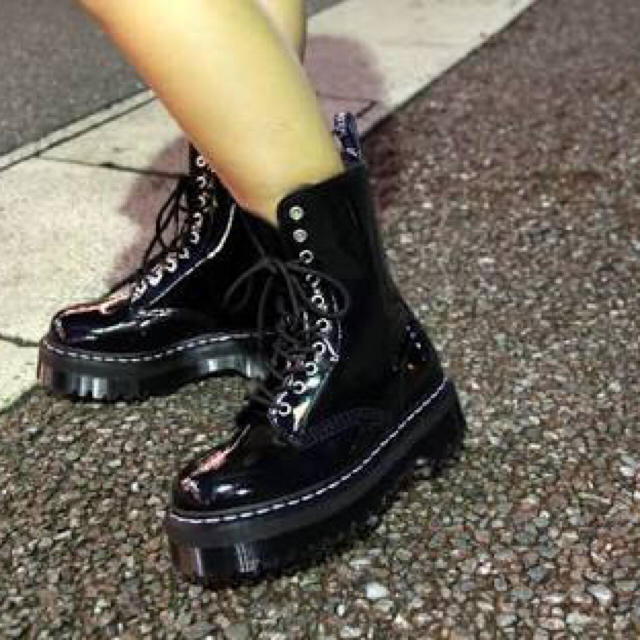 国内正規新品 Dr.Martens アギネスコラボ 3連ベルトブーツ