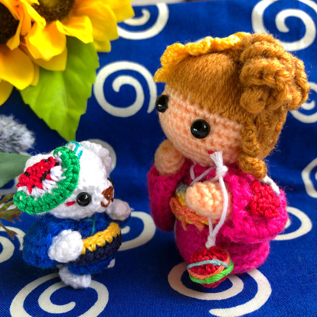編みぐるみ　浴衣の女の子とミニミニわんちゃん ハンドメイドのぬいぐるみ/人形(あみぐるみ)の商品写真