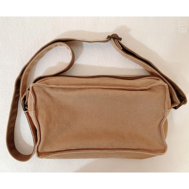 FITH(フィス)の#FITH  #ショルダーbag  #ベージュ 中古品　#美品 メンズのバッグ(ショルダーバッグ)の商品写真
