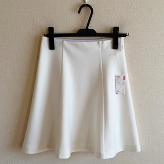 ユニクロ(UNIQLO)のUNIQLO♡ミルク色のフレアスカート(ひざ丈スカート)