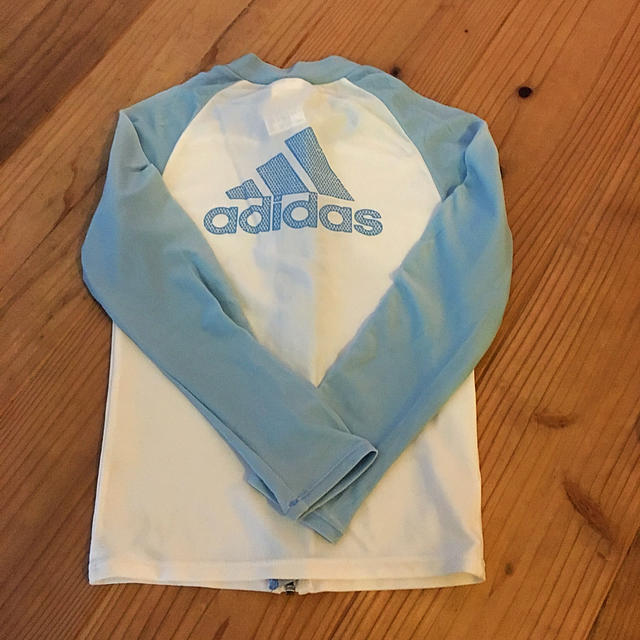 adidas(アディダス)のadidas☆ラッシュガード キッズ/ベビー/マタニティのキッズ服男の子用(90cm~)(水着)の商品写真