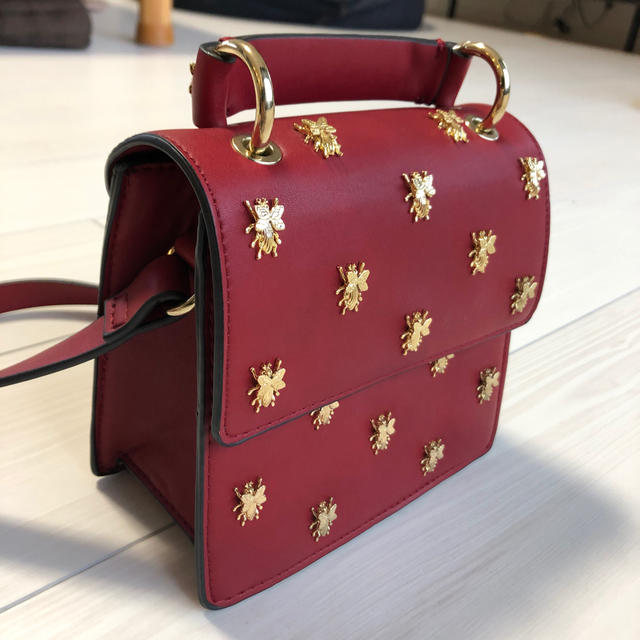 ZARA(ザラ)のZARA 未使用　ハチさんBAG❤︎ レディースのバッグ(ショルダーバッグ)の商品写真