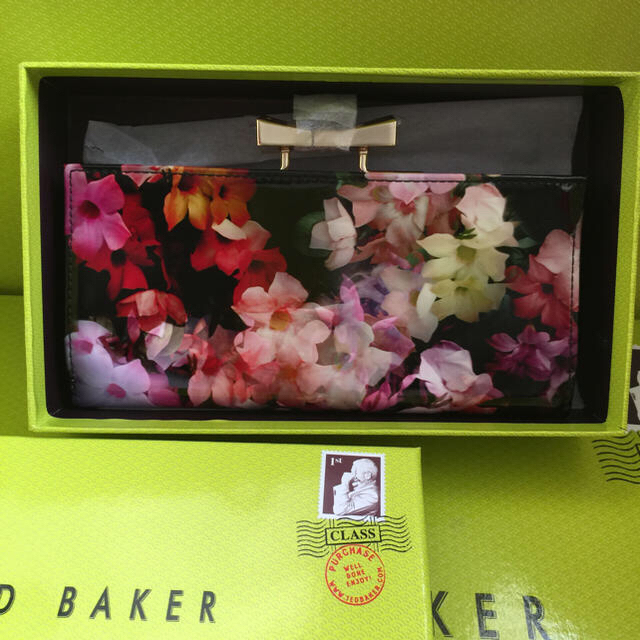 TED BAKER(テッドベイカー)の激レア完売品🎀帰国セール対象商品🎀 レディースのファッション小物(財布)の商品写真
