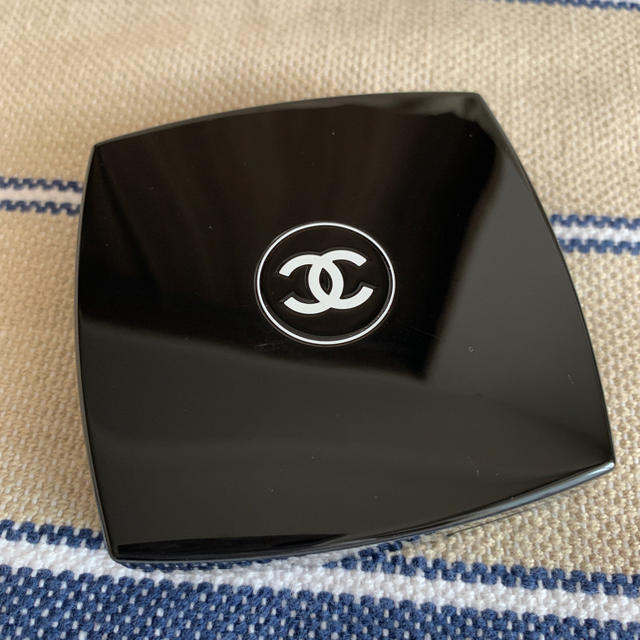 CHANEL(シャネル)のCHANELアイシャドウ コスメ/美容のベースメイク/化粧品(アイシャドウ)の商品写真