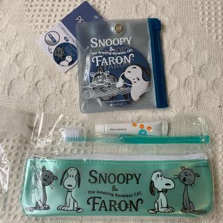 スヌーピー(SNOOPY)の《新品 タグ付き》スヌーピー＆ファーロン   ミラーと歯ブラシセット  2点(キャラクターグッズ)