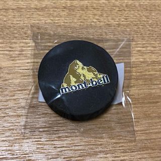 モンベル(mont bell)の【未開封】モンベル会員バッジ（ゴールド）(登山用品)