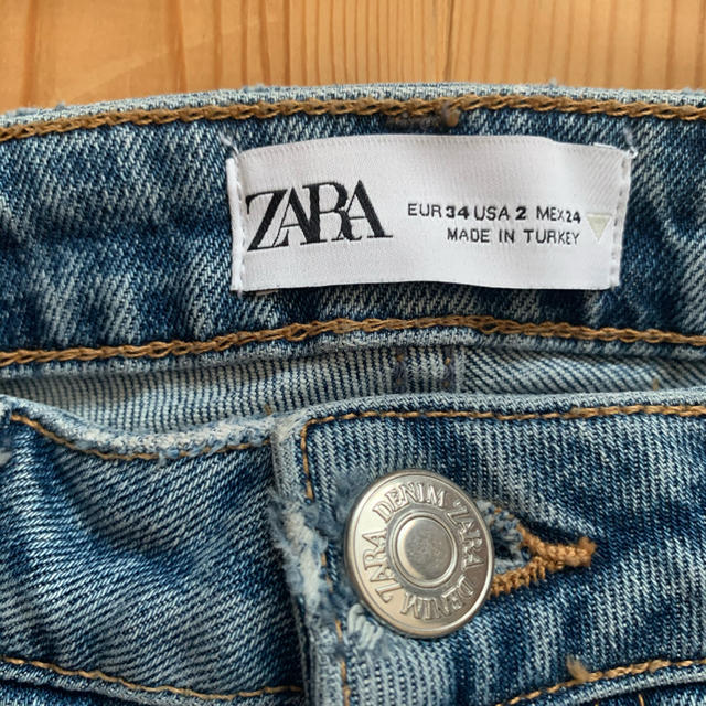 ZARA(ザラ)のZARA ダメージデニム ジーンズ レディースのパンツ(デニム/ジーンズ)の商品写真