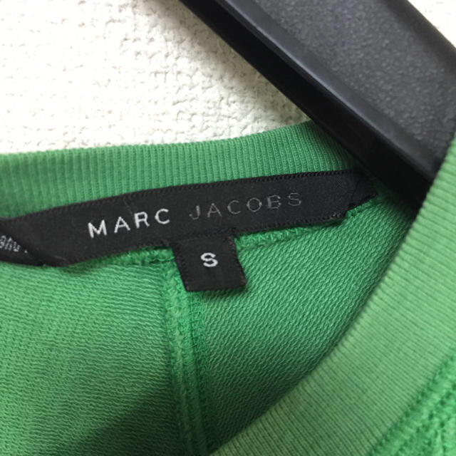 MARC JACOBS(マークジェイコブス)のマークジェイコブスグリーンタンクトップ レディースのトップス(Tシャツ(半袖/袖なし))の商品写真