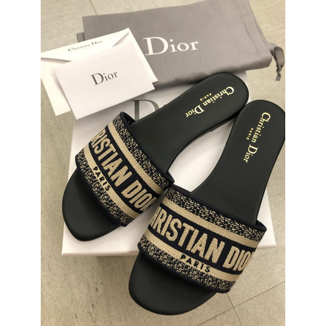 Christian Dior(クリスチャンディオール)の新品未使用　Diorミュール　2020SS レディースの靴/シューズ(サンダル)の商品写真