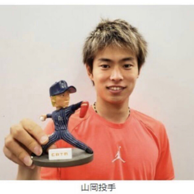 オリックス・バファローズ(オリックスバファローズ)の非売品　ボブルヘッド　山岡泰輔選手　京セラドーム入場者特典　オリックス スポーツ/アウトドアの野球(記念品/関連グッズ)の商品写真