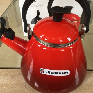 ルクルーゼ(LE CREUSET)の[新品 箱入り] ル・クルーゼ　ケトル　やかん　1.6L チェリーレッド(鍋/フライパン)