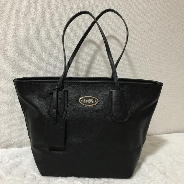 COACH(コーチ)のコーチ　coach タクシー ジップ レザー トートバッグ　黒 レディースのバッグ(トートバッグ)の商品写真