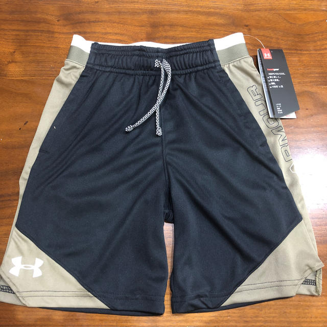 UNDER ARMOUR(アンダーアーマー)のアンダーアーマー　ジュニア　ハーフパンツ  キッズ/ベビー/マタニティのキッズ服男の子用(90cm~)(パンツ/スパッツ)の商品写真