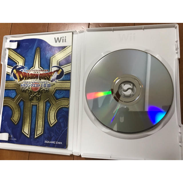 ドラゴンクエスト25周年記念  Wii 美品　付属品付き　小さなメダル未開封