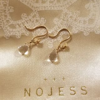 ノジェス(NOJESS)のNOJESS　ノジェス　チャーム付きフックピアス(ピアス)