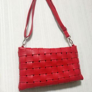 ザラ(ZARA)の2wayメッシュ編みショルダーバッグクラッチバッグ赤レッドredフェイクレザー(ショルダーバッグ)