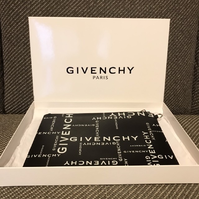 GIVENCHY クラッチバッグ